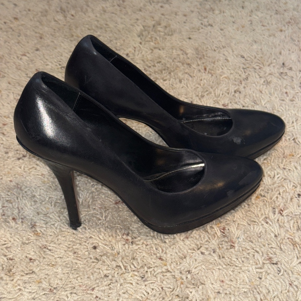 COACH Leather Signature Embossed Logo Black Pumps Heels Size 6